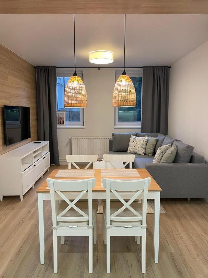 Apartamenty Guzik 22 Кросно Екстериор снимка